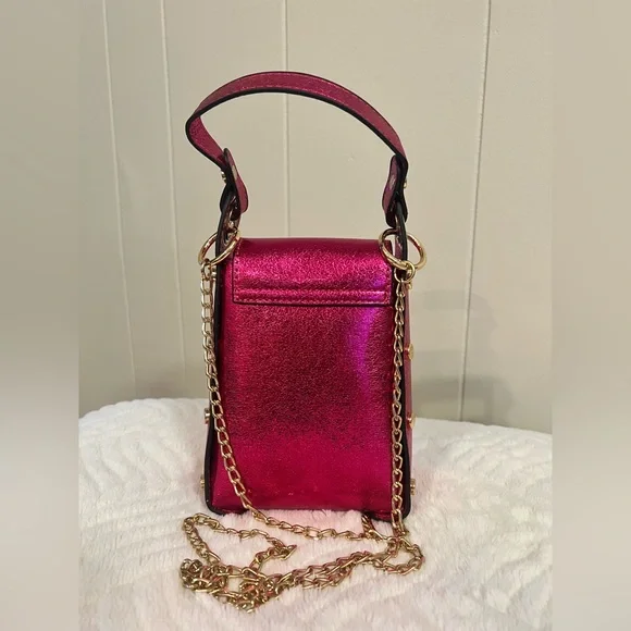 🆕🔥🩷Metallic Pink Crossbody Bag with Gold Bee 🐝 , Chain, Accents - Picture 2 of 7